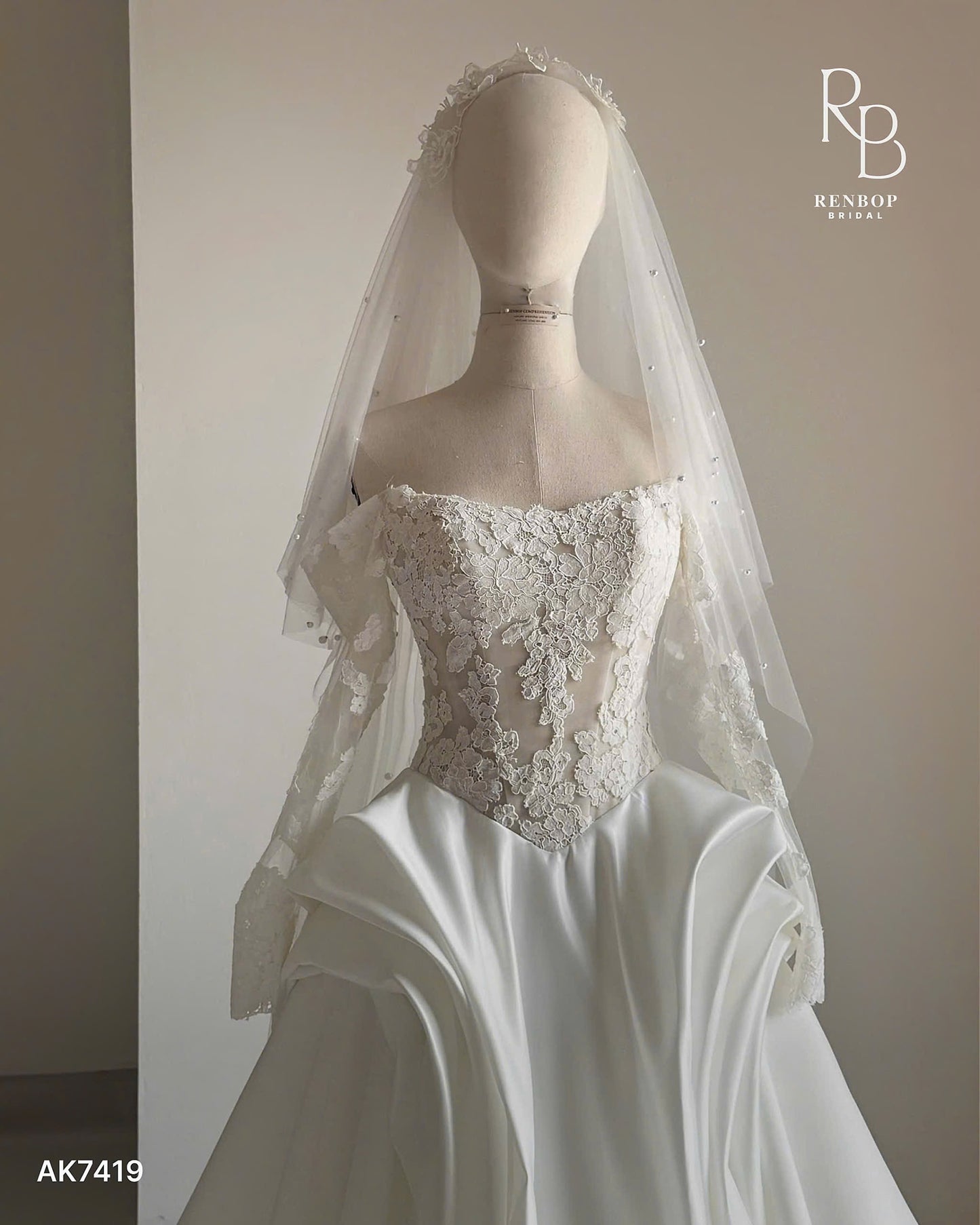 The Bridal Symphony Look 10 AK7419