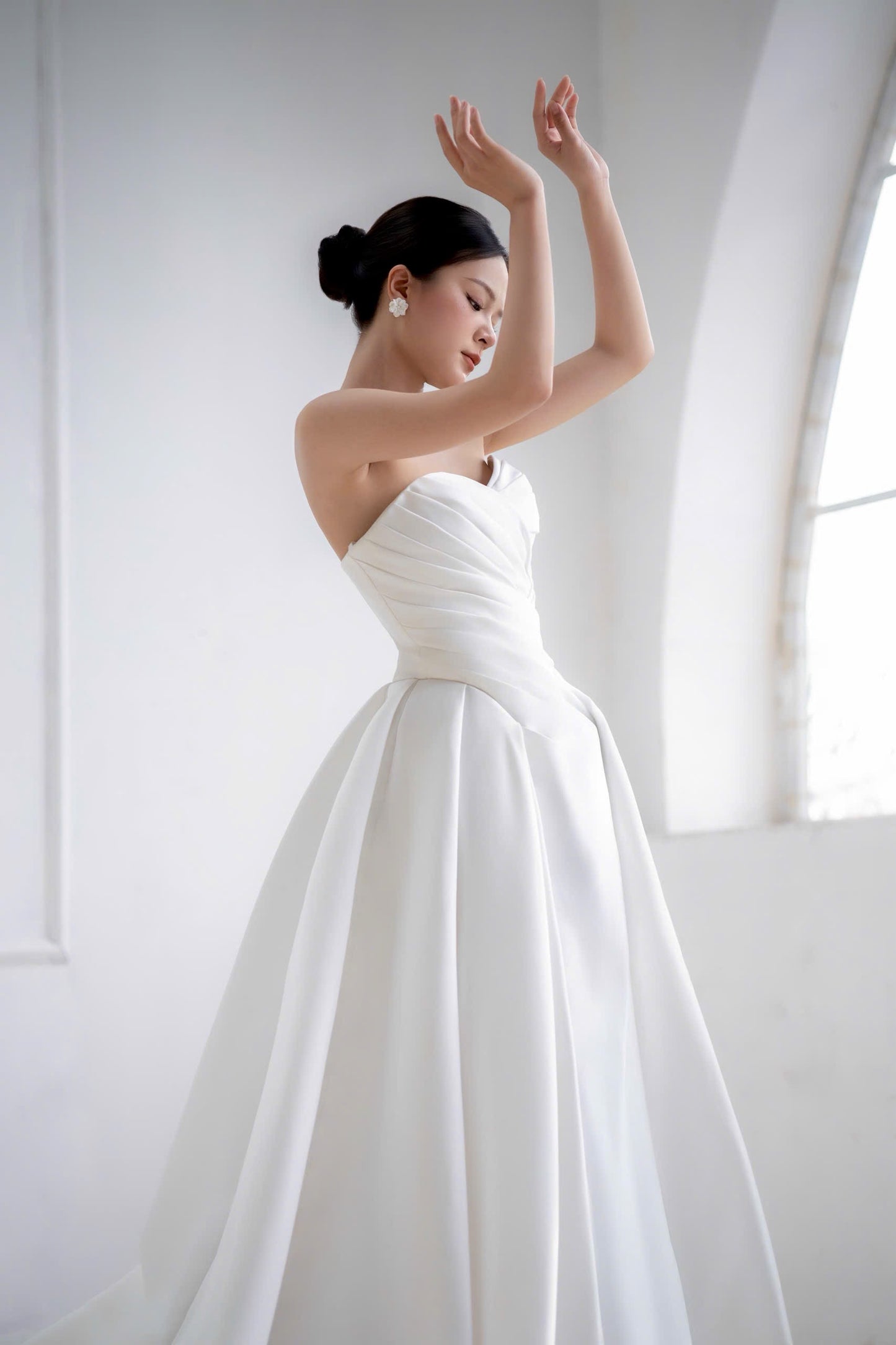 White Queen Look7 DN7818