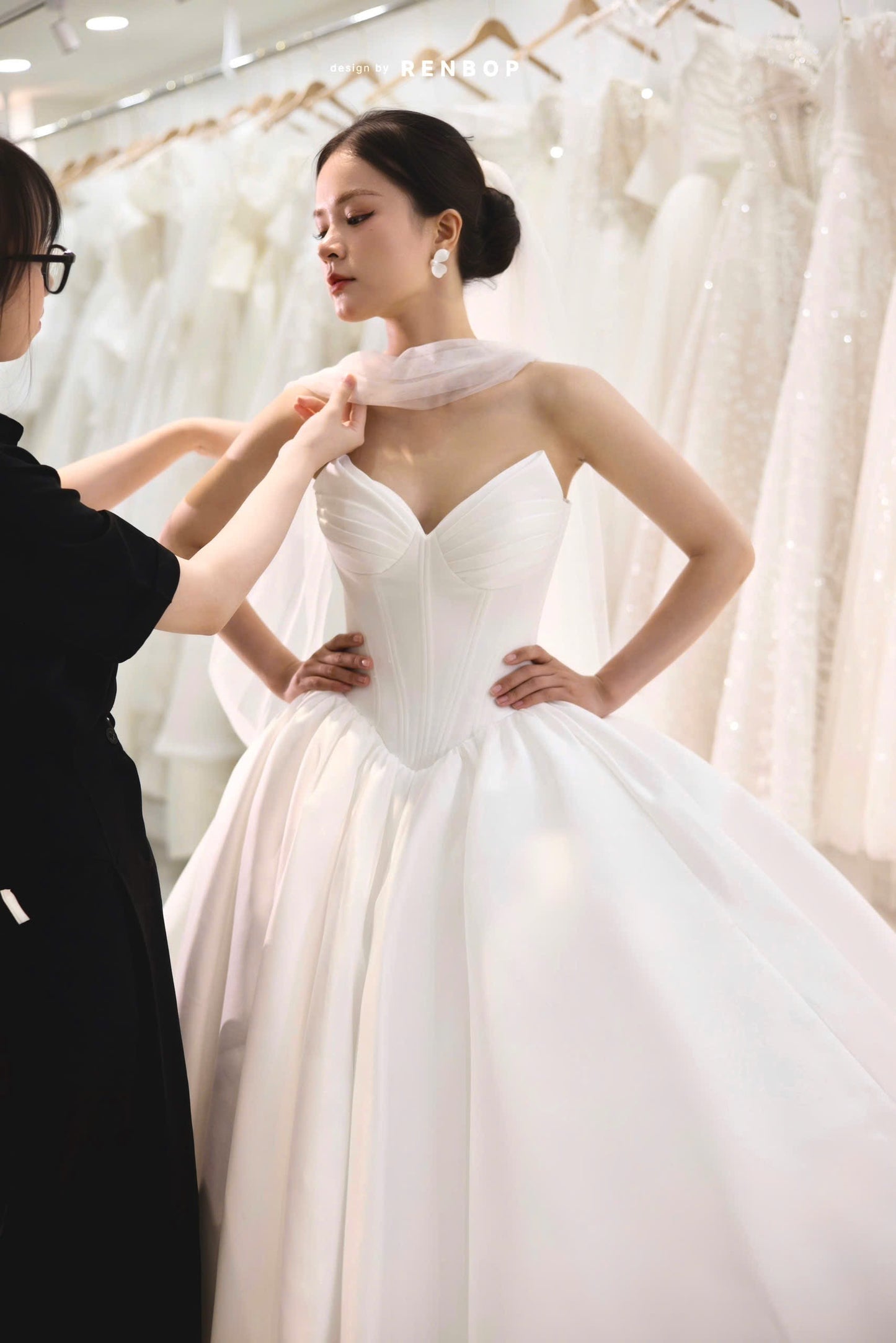 White Queen Look11 AK8519