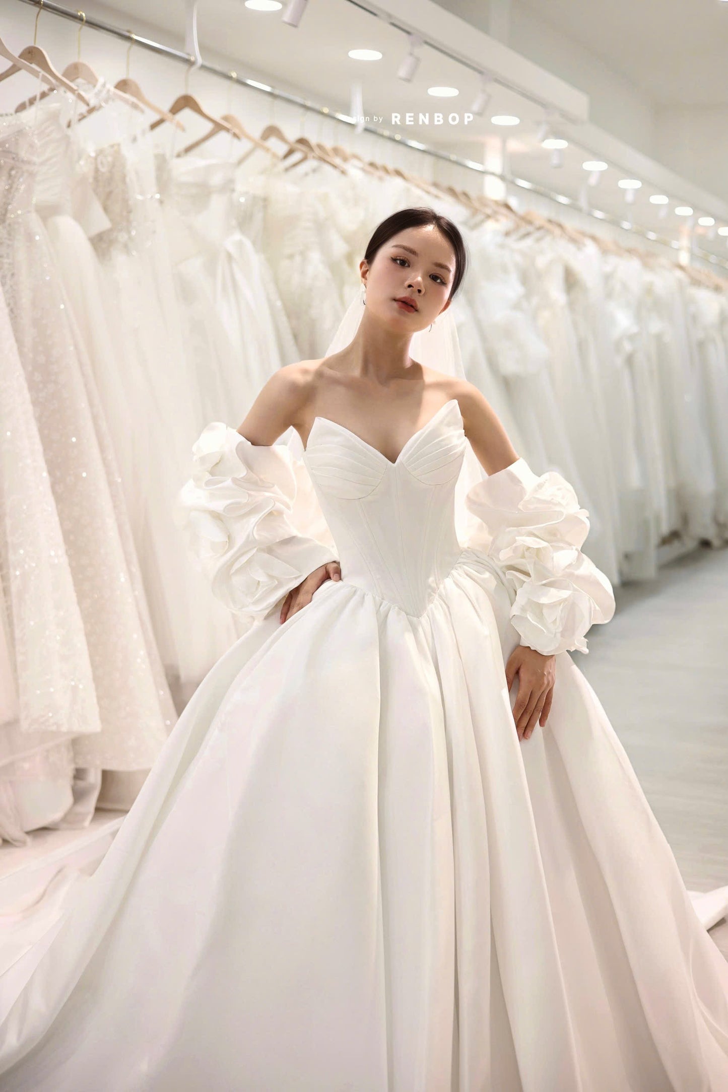 White Queen Look11 AK8519