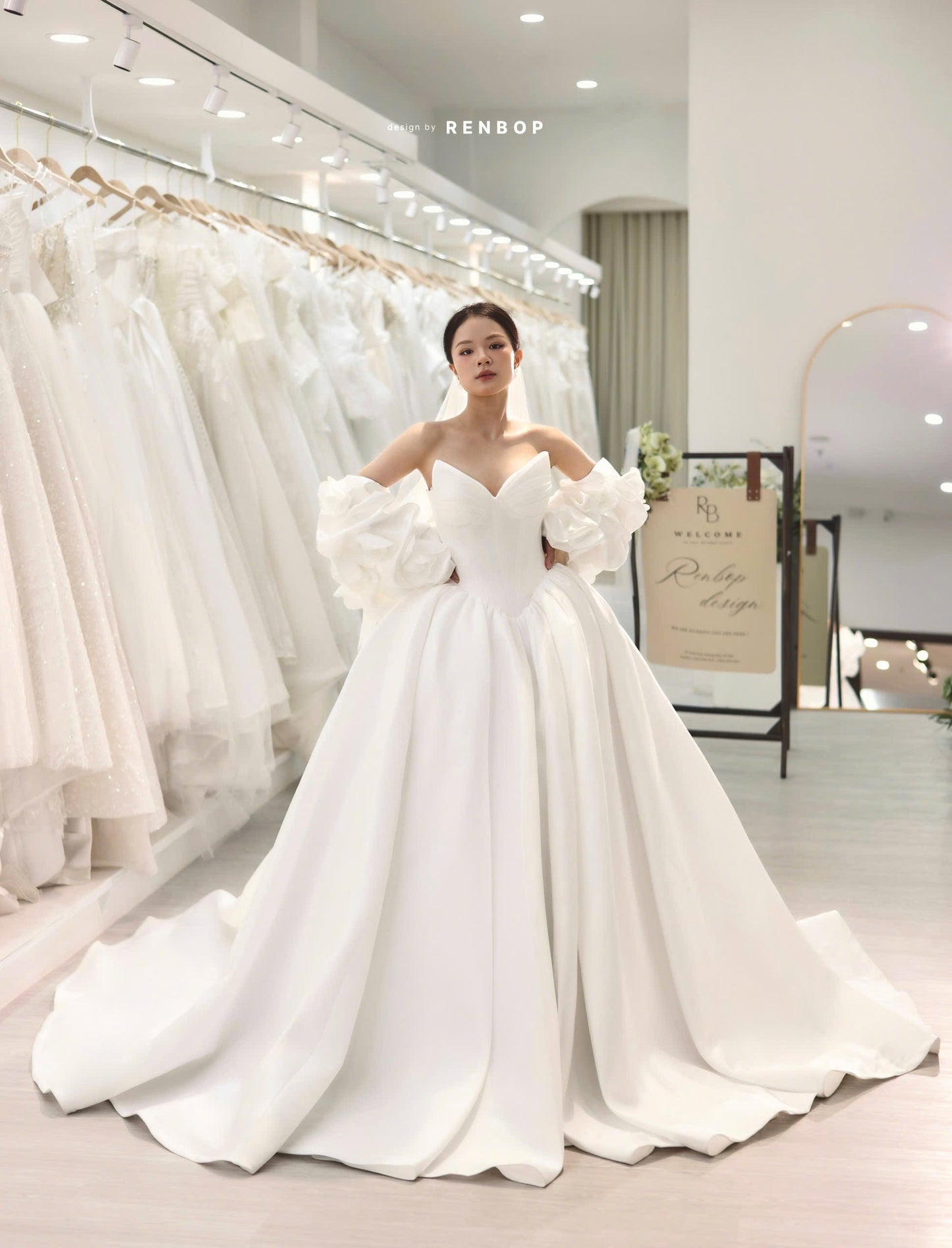 White Queen Look11 AK8519