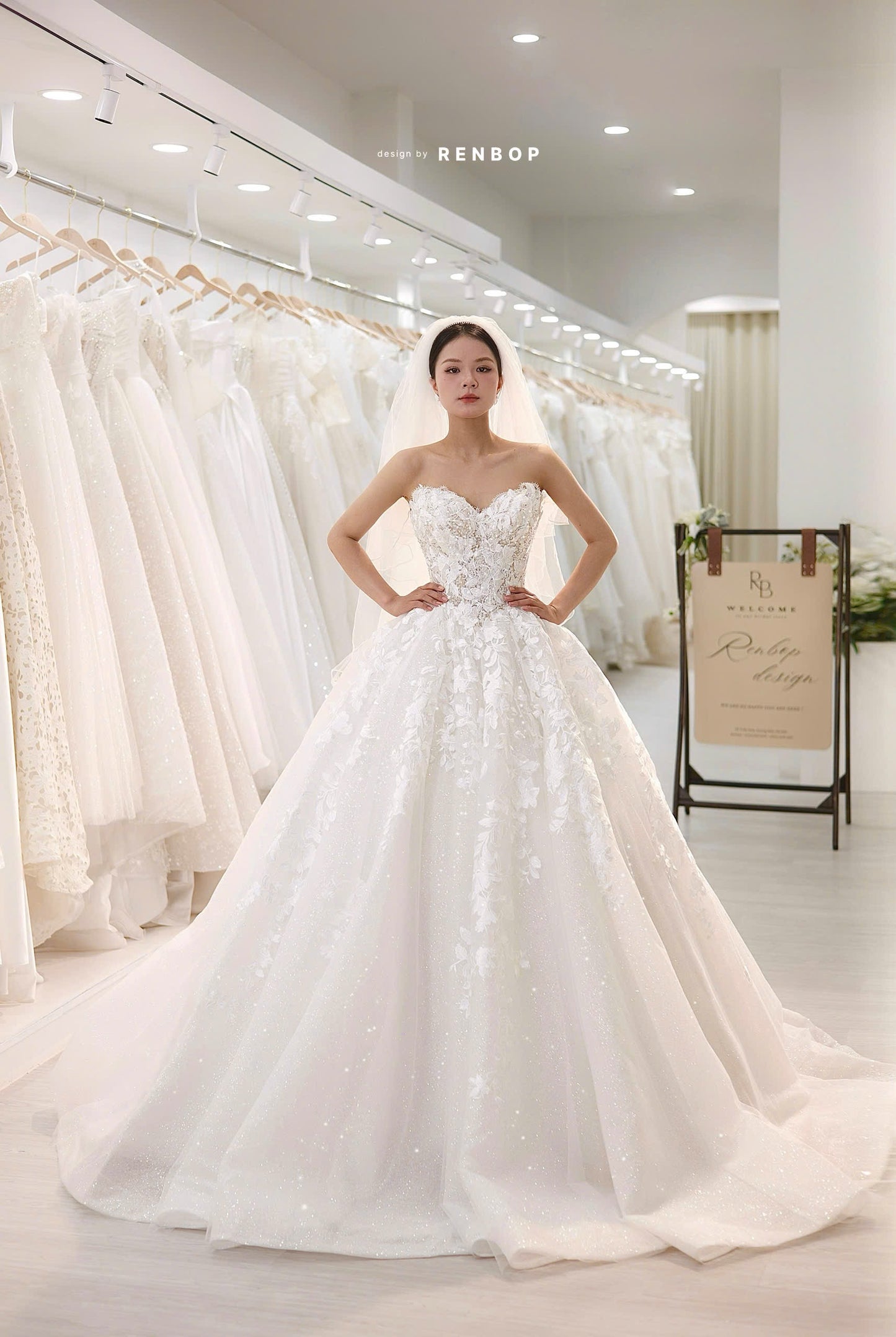 White Queen Look12 VN9431