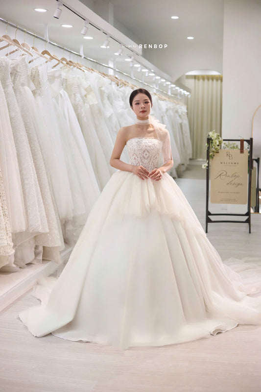 White Queen Look13 MC6923
