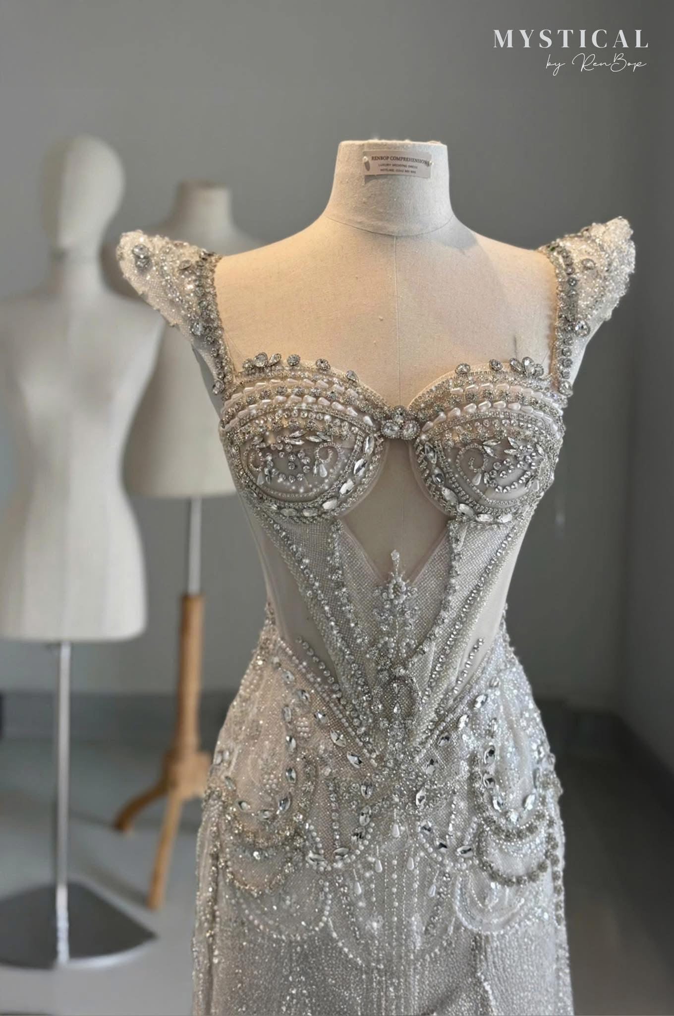 The Bridal Symphony Look 9 VN8433