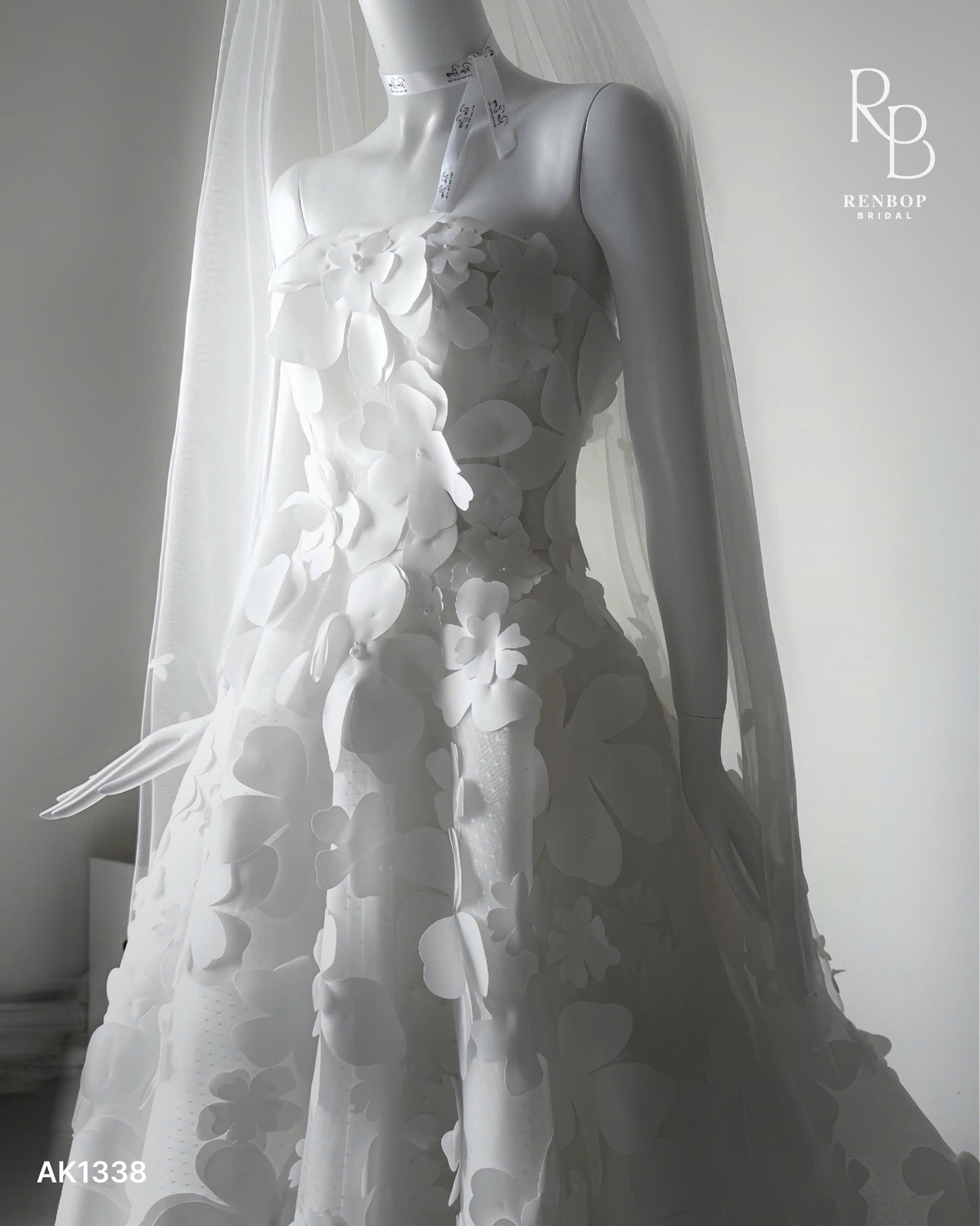 The Essence No.3 AK1338