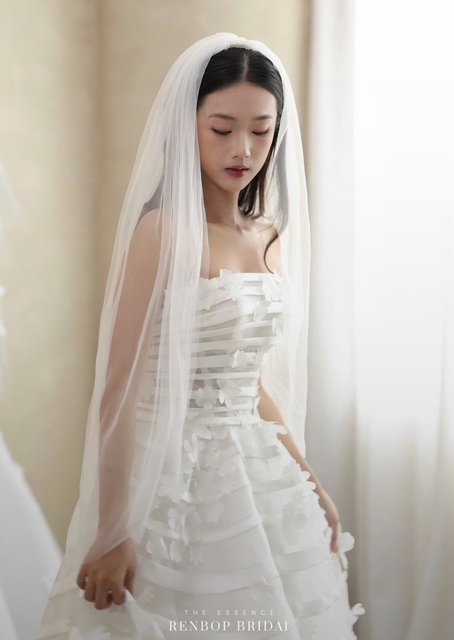 The Essence No.8 HK6817